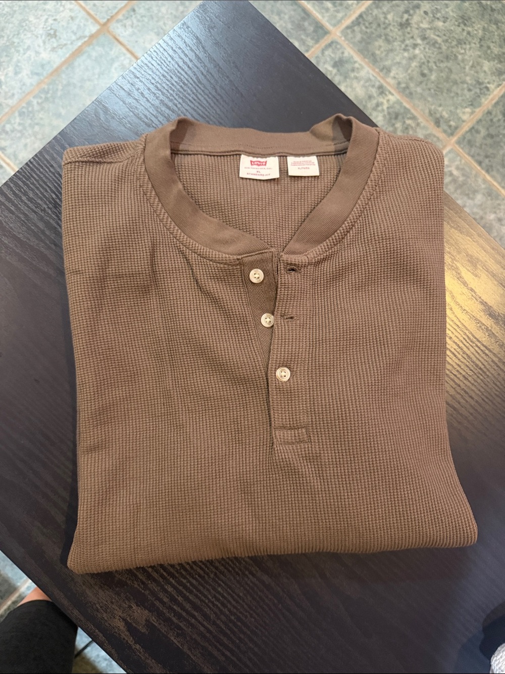 XLarge Levi's Men's Brown Waffle Knit Henley Long Sleeve
